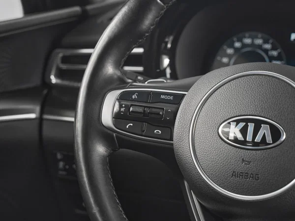 Kia K5, III фото №12