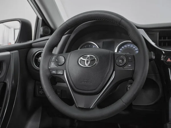 Toyota Corolla, XI (E160, E170, E180) Рестайлинг 1 фото №10