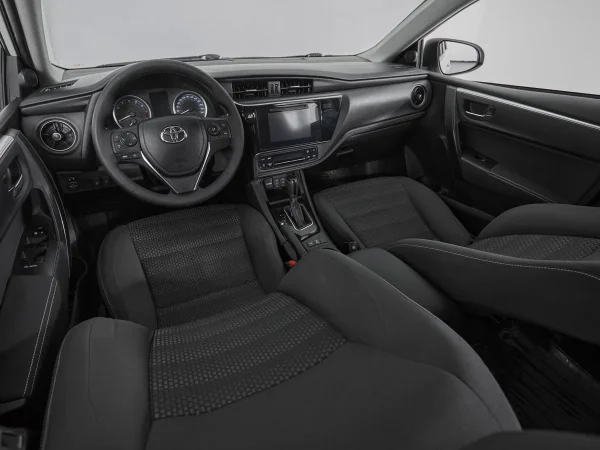 Toyota Corolla, XI (E160, E170, E180) Рестайлинг 1 фото №7