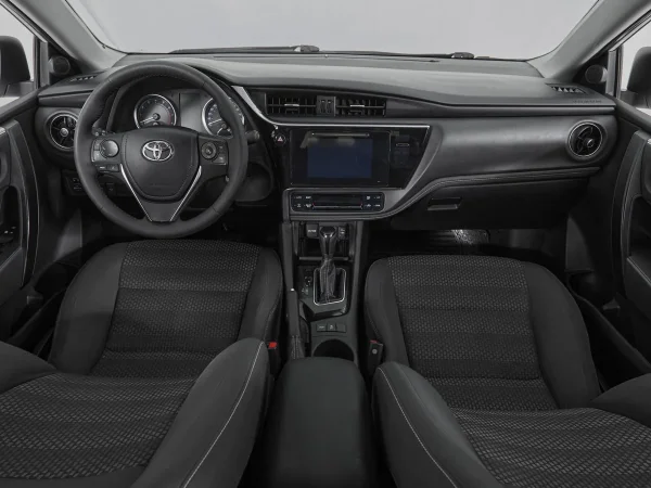 Toyota Corolla, XI (E160, E170, E180) Рестайлинг 1 фото №8