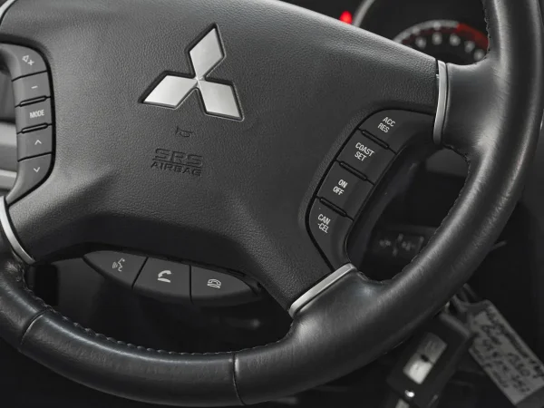 Mitsubishi Pajero, IV Рестайлинг 2 фото №12