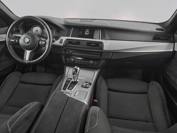 BMW 5 серии, VI (F10/F11/F07) Рестайлинг фото №9
