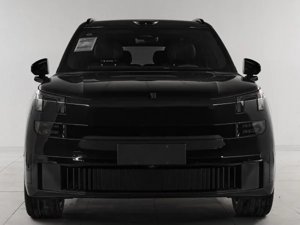 Lynk & Co 900 фото №2
