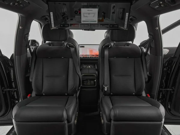 Lynk & Co 900 фото №26