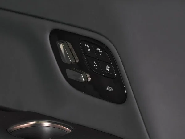 Lynk & Co 900 фото №28