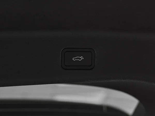 Lynk & Co 900 фото №31