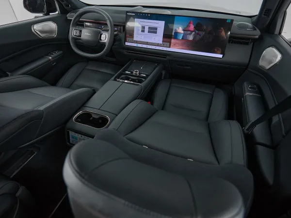 Lynk & Co 900 фото №10