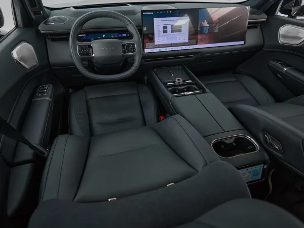Lynk & Co 900 фото №8