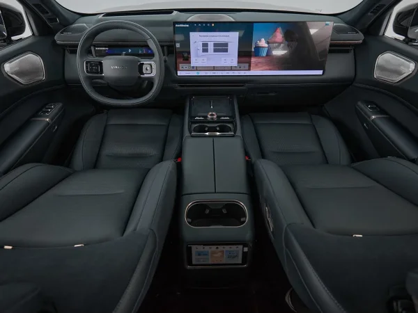 Lynk & Co 900 фото №9
