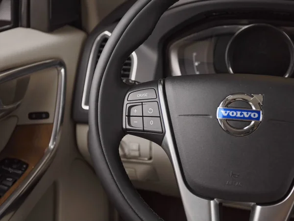 Volvo XC60, I Рестайлинг фото №11