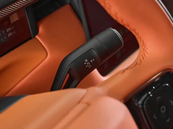 Lynk & Co 900 фото №14