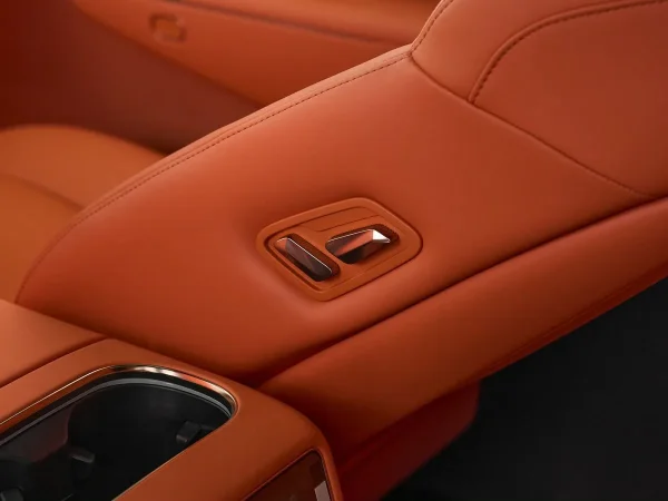 Lynk & Co 900 фото №18