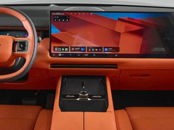 Lynk & Co 900 фото №19