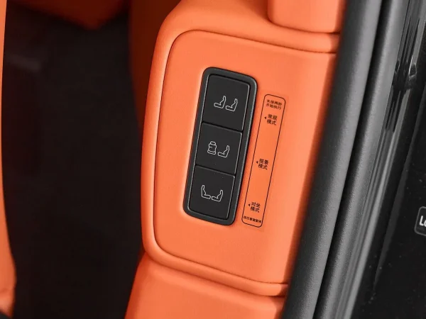 Lynk & Co 900 фото №22