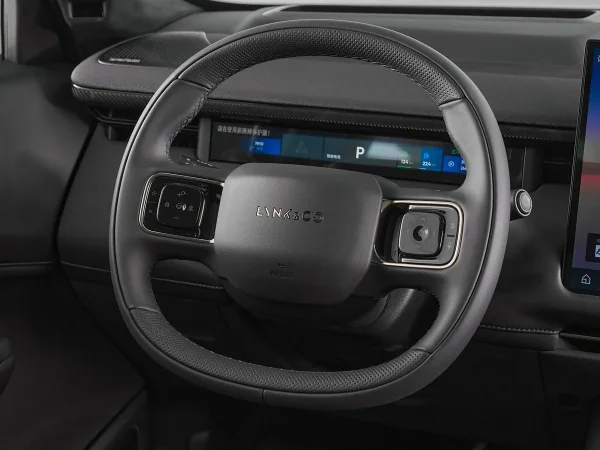 Lynk & Co 900 фото №11