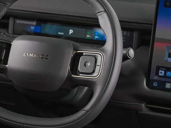 Lynk & Co 900 фото №13