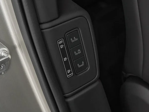 Lynk & Co 900 фото №23
