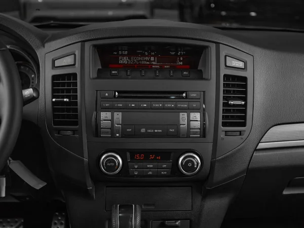 Mitsubishi Pajero, IV Рестайлинг 1 фото №16