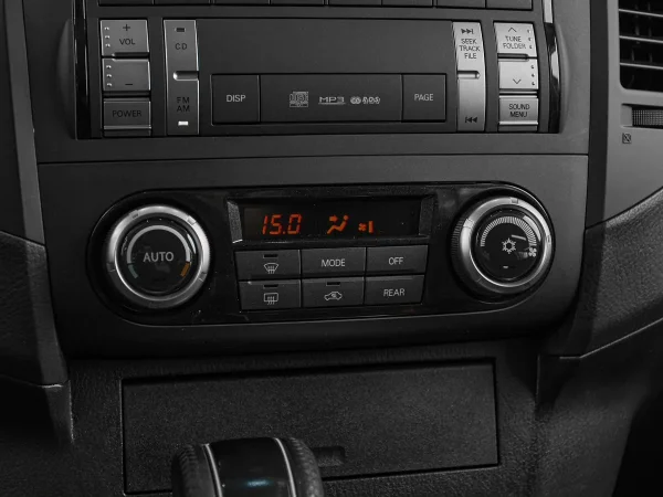 Mitsubishi Pajero, IV Рестайлинг 1 фото №17