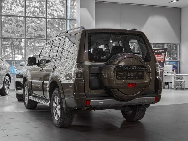 Mitsubishi Pajero, IV Рестайлинг 1 фото №4