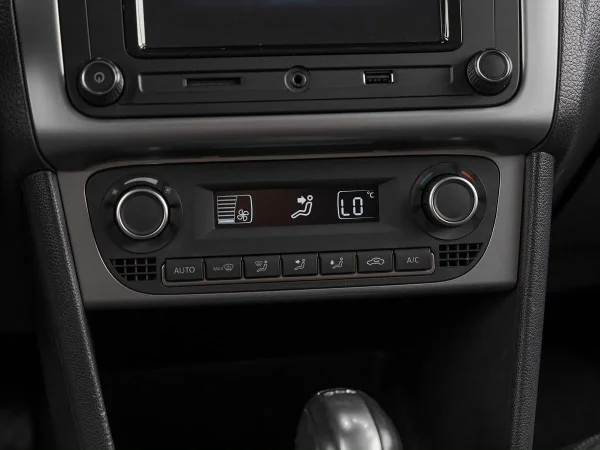 Volkswagen Polo, V Рестайлинг фото №14