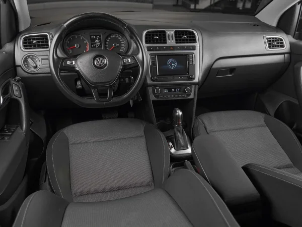 Volkswagen Polo, V Рестайлинг фото №7