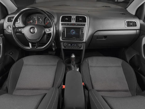 Volkswagen Polo, V Рестайлинг фото №8