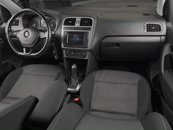 Volkswagen Polo, V Рестайлинг фото №9