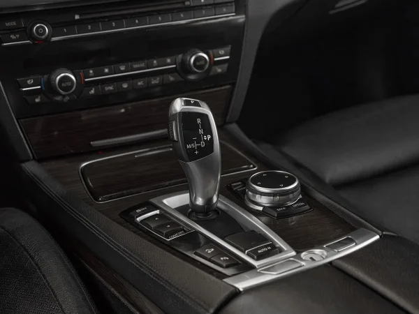 BMW 7 серии, V (F01/F02/F04) Рестайлинг фото №15