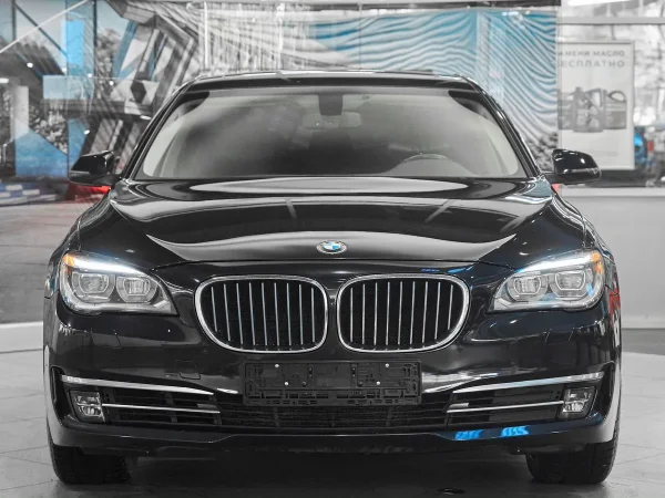 BMW 7 серии, V (F01/F02/F04) Рестайлинг фото №2