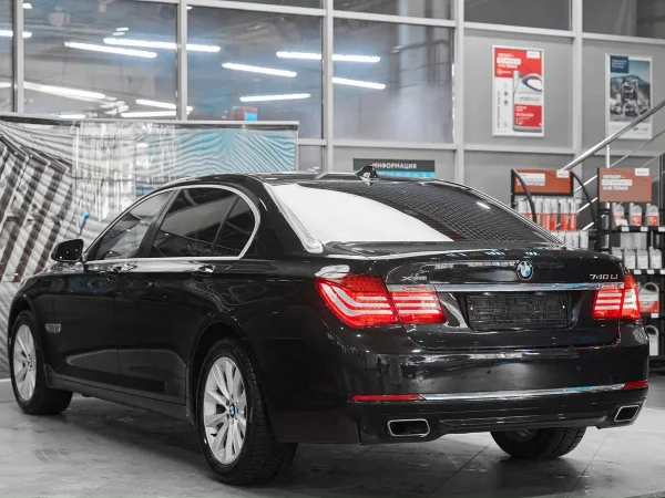 BMW 7 серии, V (F01/F02/F04) Рестайлинг фото №4