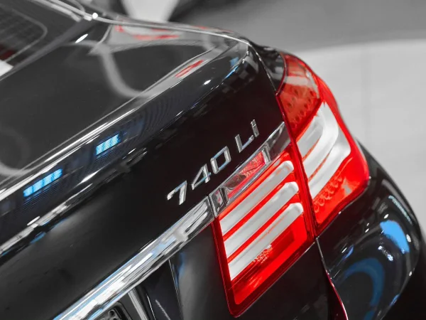 BMW 7 серии, V (F01/F02/F04) Рестайлинг фото №8
