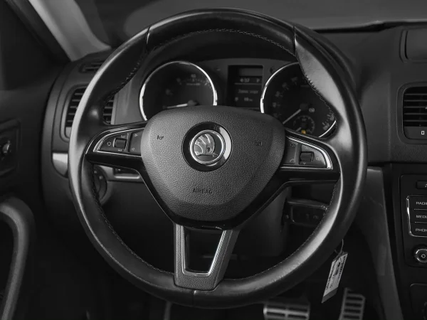 Skoda Yeti, I Рестайлинг фото №10