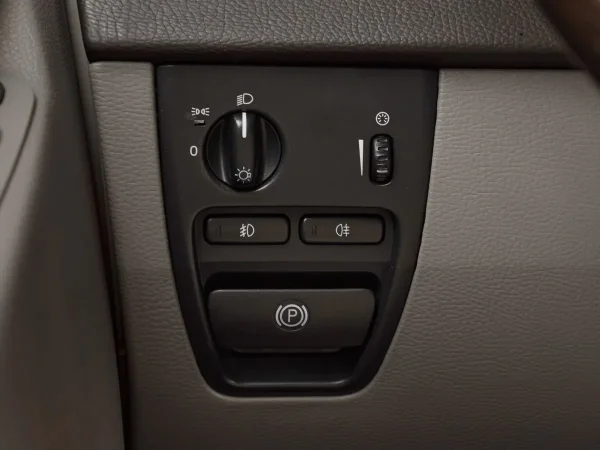 Volvo XC90, I Рестайлинг фото №13