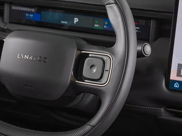 Lynk & Co 900 фото №13