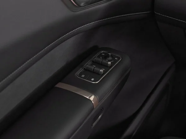 Lynk & Co 900 фото №14