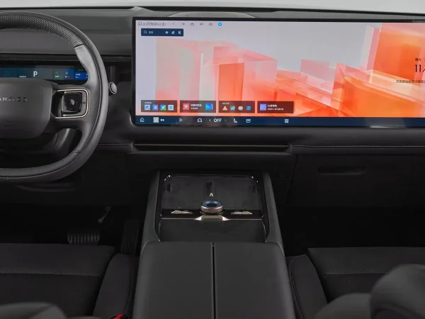 Lynk & Co 900 фото №17