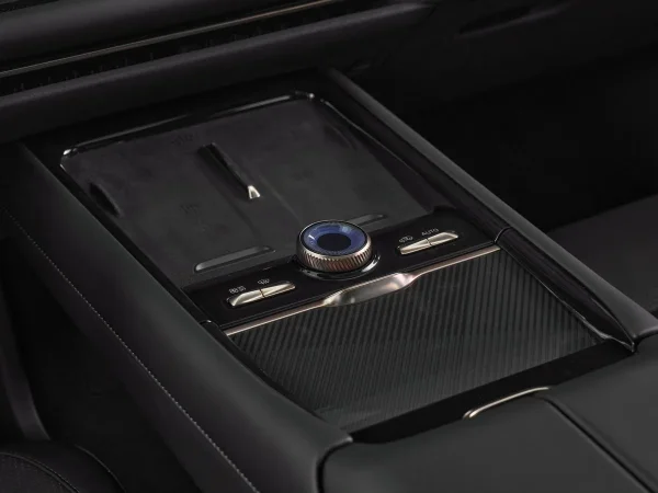 Lynk & Co 900 фото №18