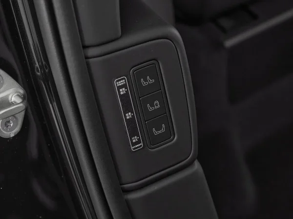 Lynk & Co 900 фото №23