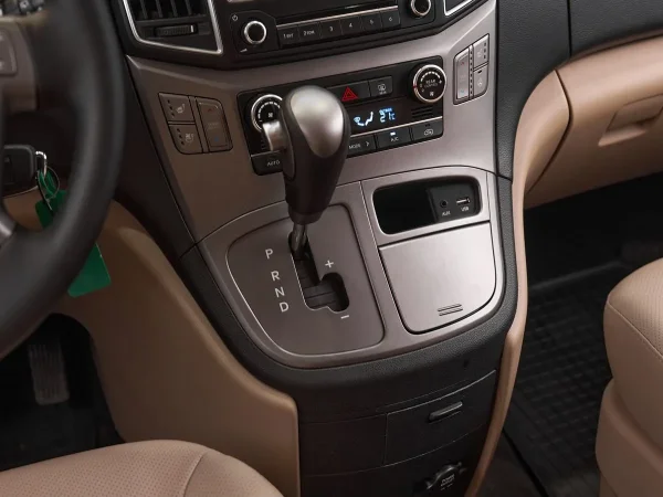 Hyundai H-1, II Рестайлинг 2 фото №15