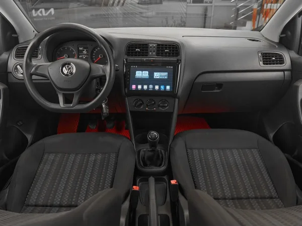 Volkswagen Polo, V Рестайлинг фото №8