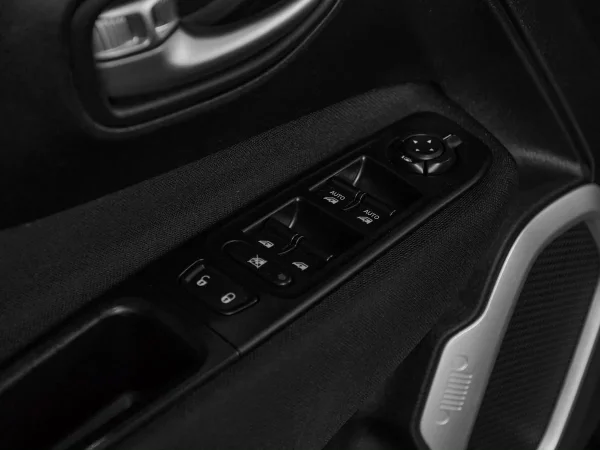 Jeep Renegade, I Рестайлинг фото №13