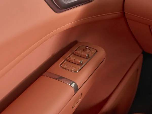 Lynk & Co 900 фото №14