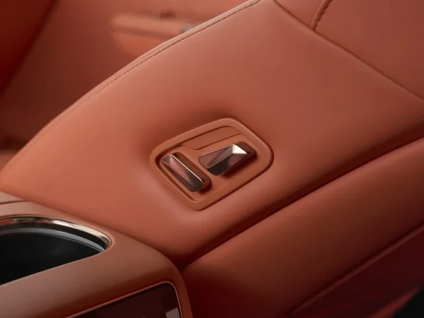 Lynk & Co 900 фото №15