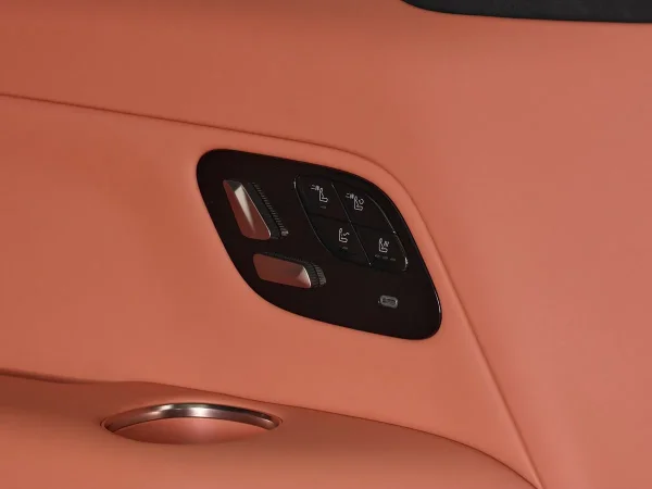 Lynk & Co 900 фото №27