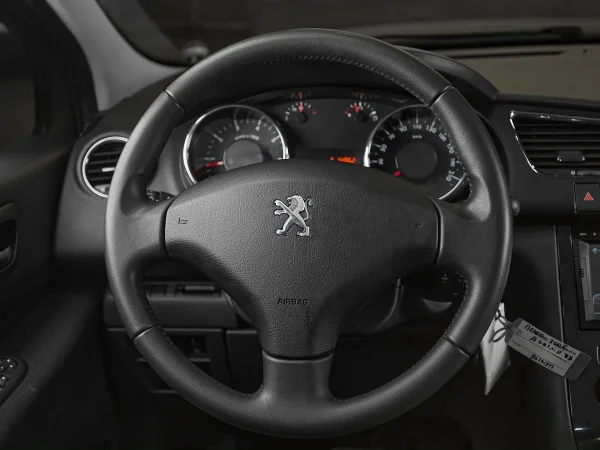 Peugeot 3008, I Рестайлинг фото №10