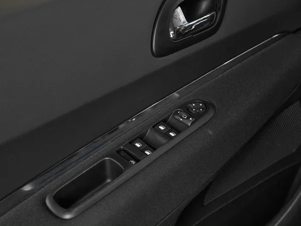Peugeot 3008, I Рестайлинг фото №12