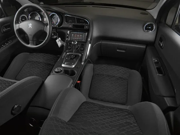 Peugeot 3008, I Рестайлинг фото №9