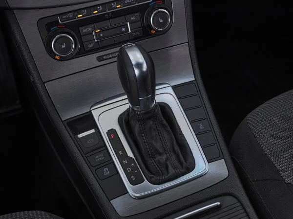 Volkswagen Passat, B7 фото №15