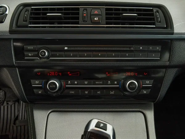 BMW 5 серии, VI (F10/F11/F07) Рестайлинг фото №18